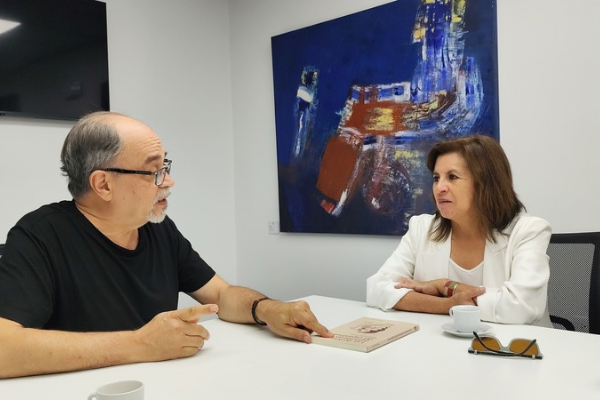 Irene León, socióloga ecuatoriana especialista en globalización y comunicación, visita el CELARG